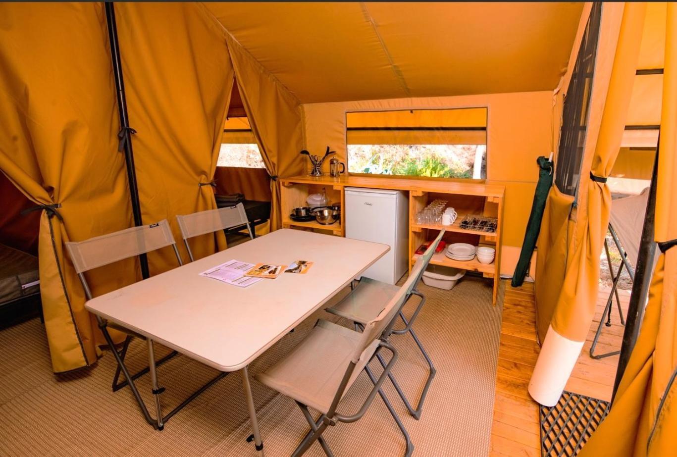 Camping Onlycamp Les Berges De L'Yonne Hotell Coulanges-sur-Yonne Eksteriør bilde